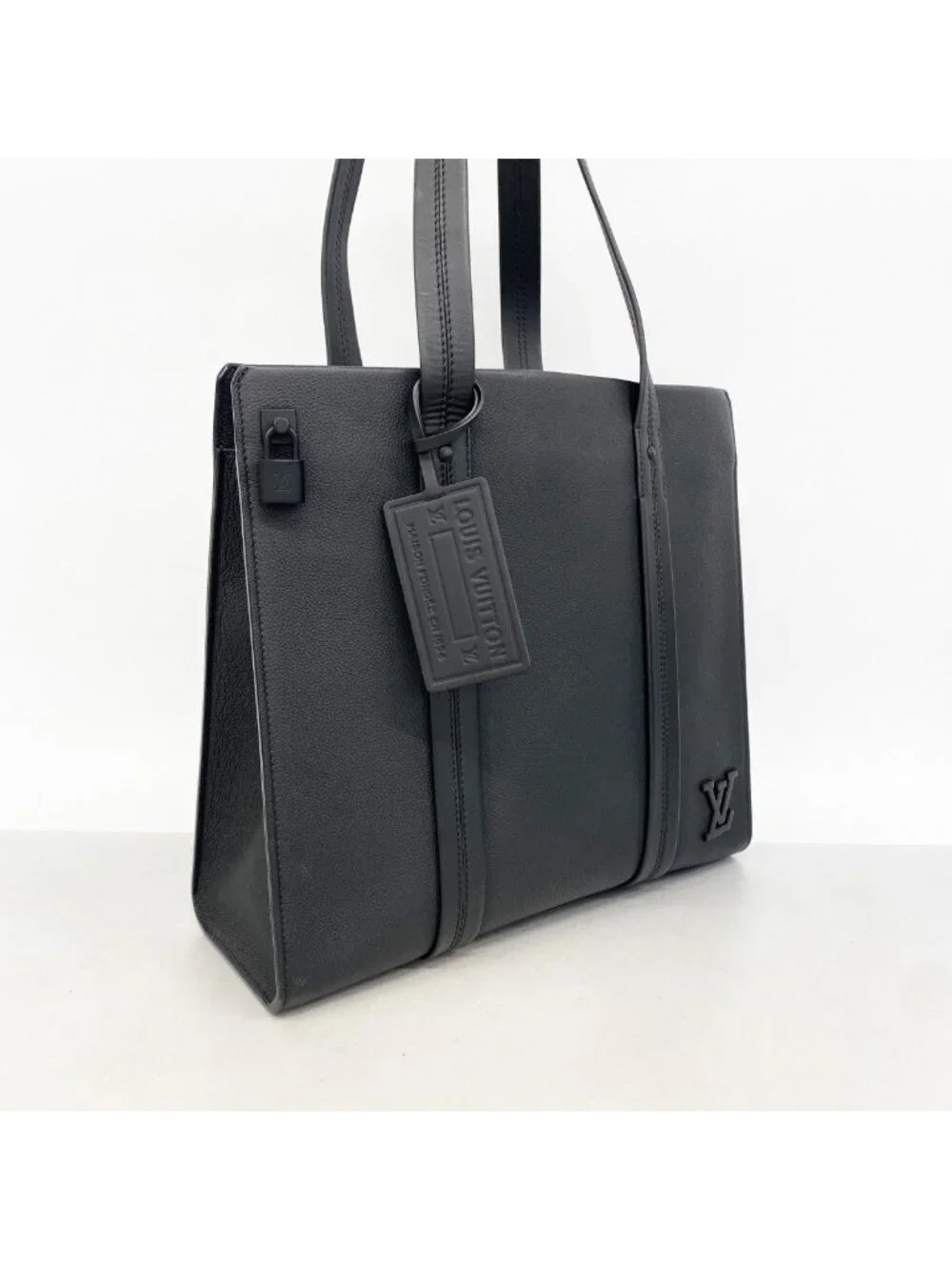 Louis Vuitton Tote Aerogram Takeoff Black